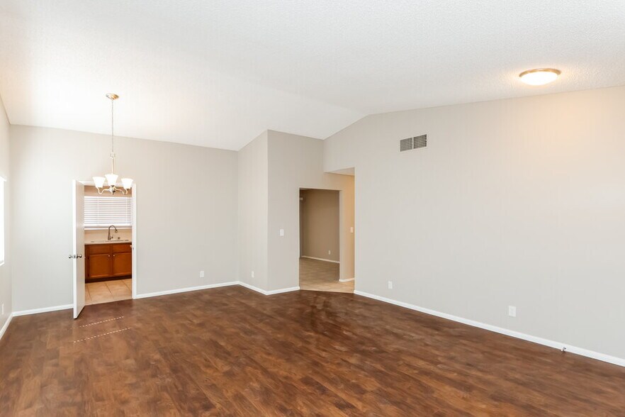 Building Photo - 4259 Hebron Dr