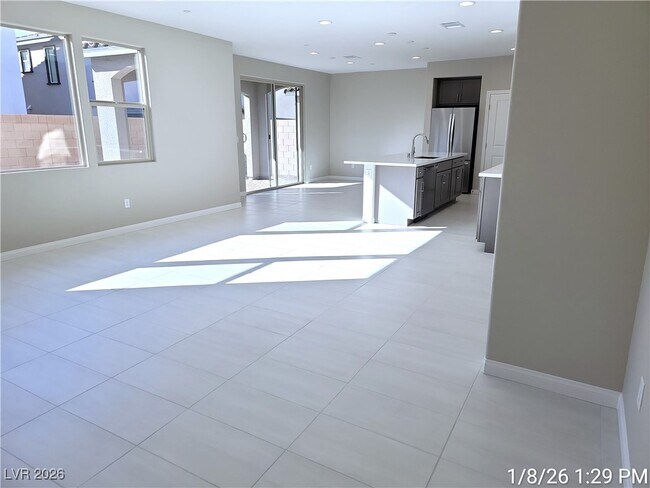 Building Photo - 299 Stradella Pl