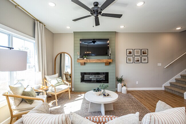 Building Photo - 119 Sierra Cir