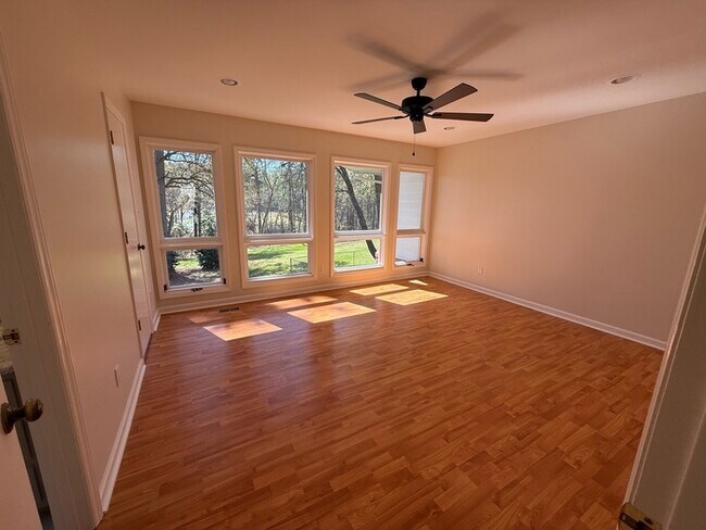 Building Photo - Spacious ranch, fenced yard, 2 car garage, large basement, near Wake Tech