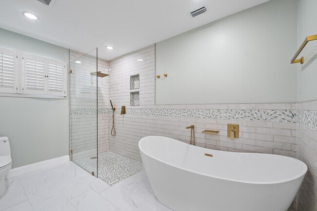 Building Photo - 1260 SW 25th Ln