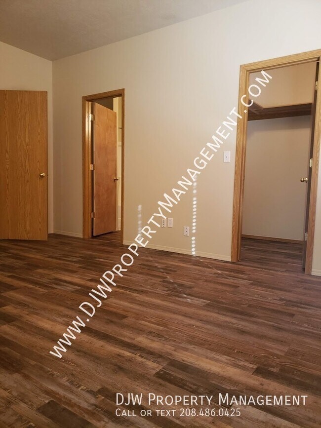 Building Photo - 8460 W Salt Creek Ct