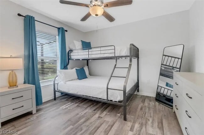 Building Photo - 1210 NE 19th Pl