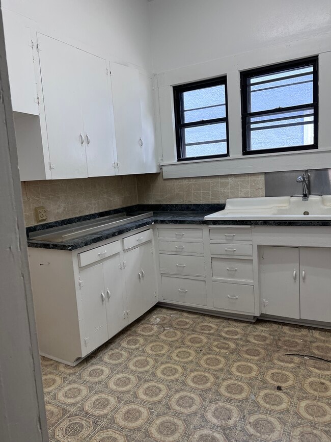 Building Photo - 1418 30th Ave