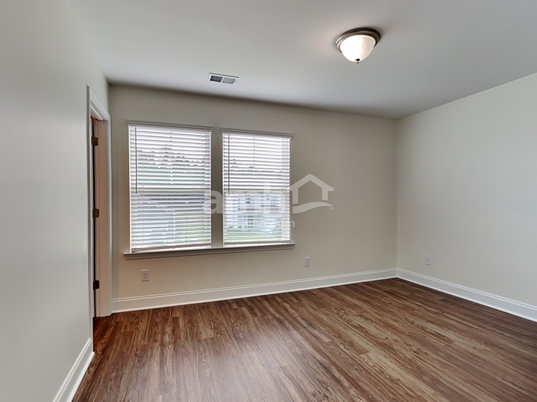 Building Photo - 288 Bering Ln