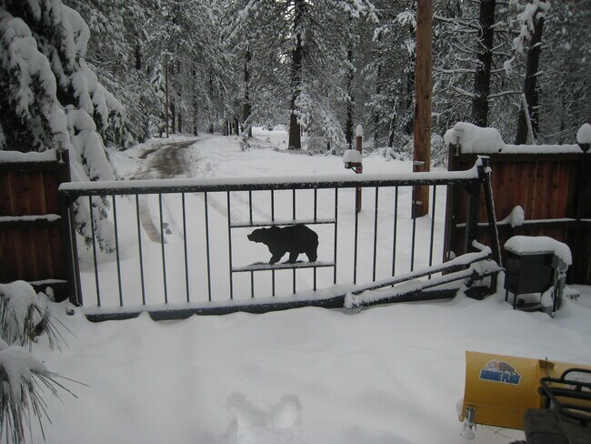 Vertical Security Gate - 26927 Manzanita Ct