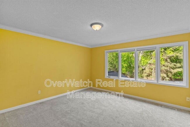 Building Photo - 10400 Lone Tree Dr