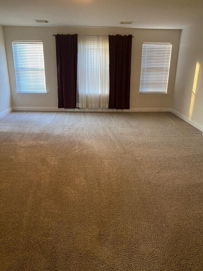 Building Photo - 518 Remington Chase Ct