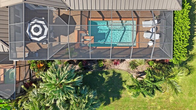 Building Photo - 8951 SE Marina Bay Dr