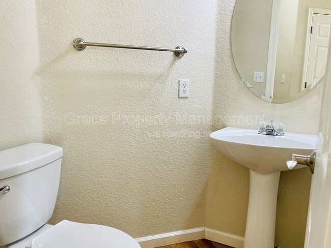 Building Photo - 12616 Julian Point