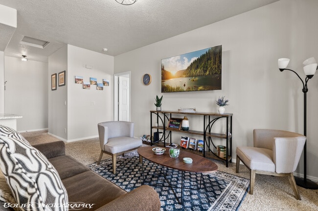 Building Photo - 95 Shade Tree Ln