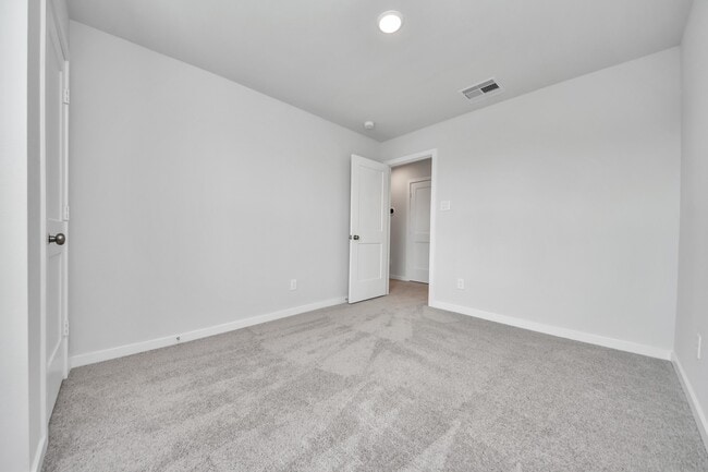 Building Photo - 5806 Quest Valley Dr