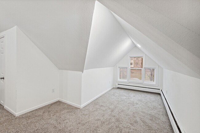 Building Photo - 1035 Bluff Ave E