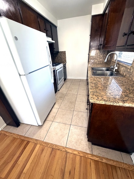 Building Photo - 807 3rd St