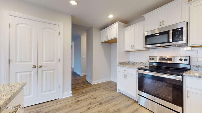 Building Photo - 51 N Ardsley Ln