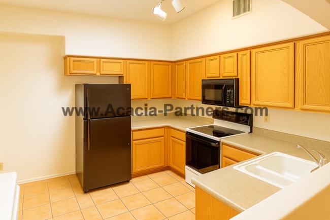 Building Photo - 3 Bedroom/2 Bath in Gated Community