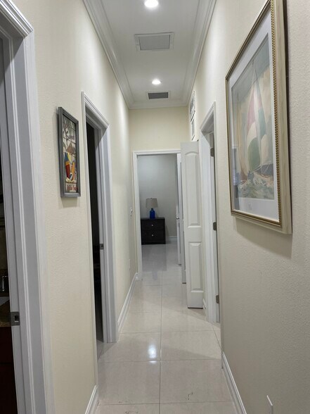 Building Photo - 30 Coconut Dr