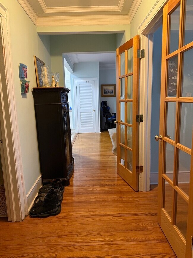 Building Photo - 1130 W Pratt Blvd