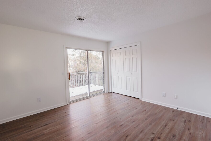 Building Photo - 134-134 Northwood Dr