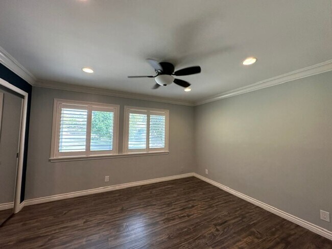 Building Photo - 1635 Larkfield Ave