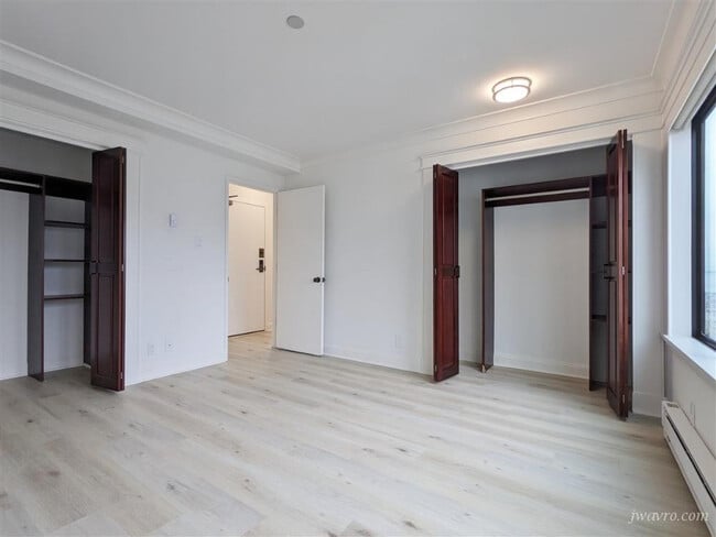 Building Photo - 2 Fallon Pl