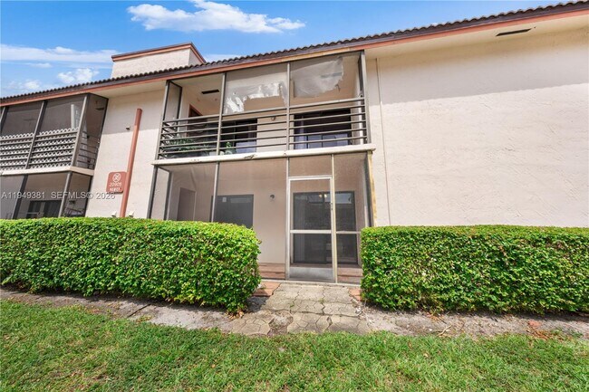 Building Photo - 20905 NE 8th Ct