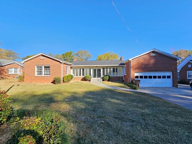 Building Photo - 541 W Sumter St