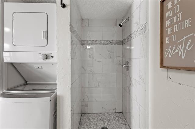 Building Photo - 2301 Balsam Dr