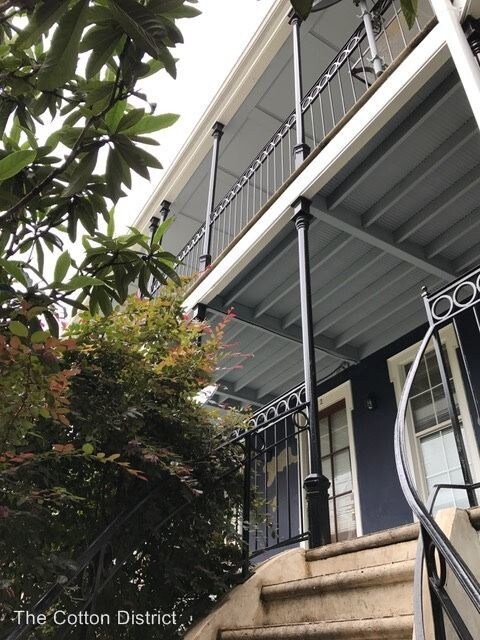 Building Photo - 612 University Dr