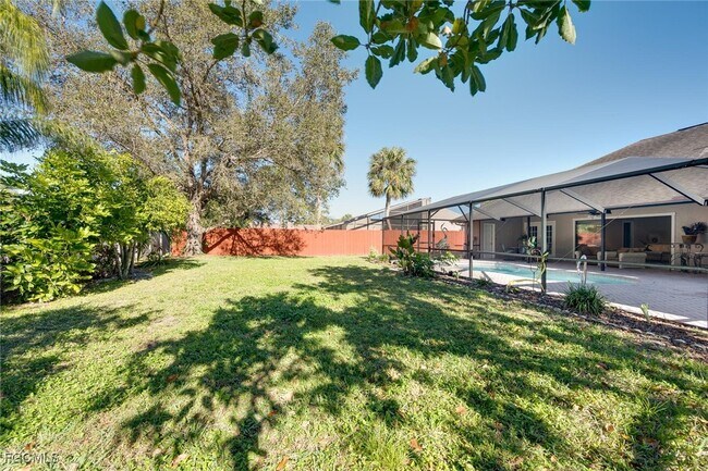 Building Photo - 13810 McGregor Blvd