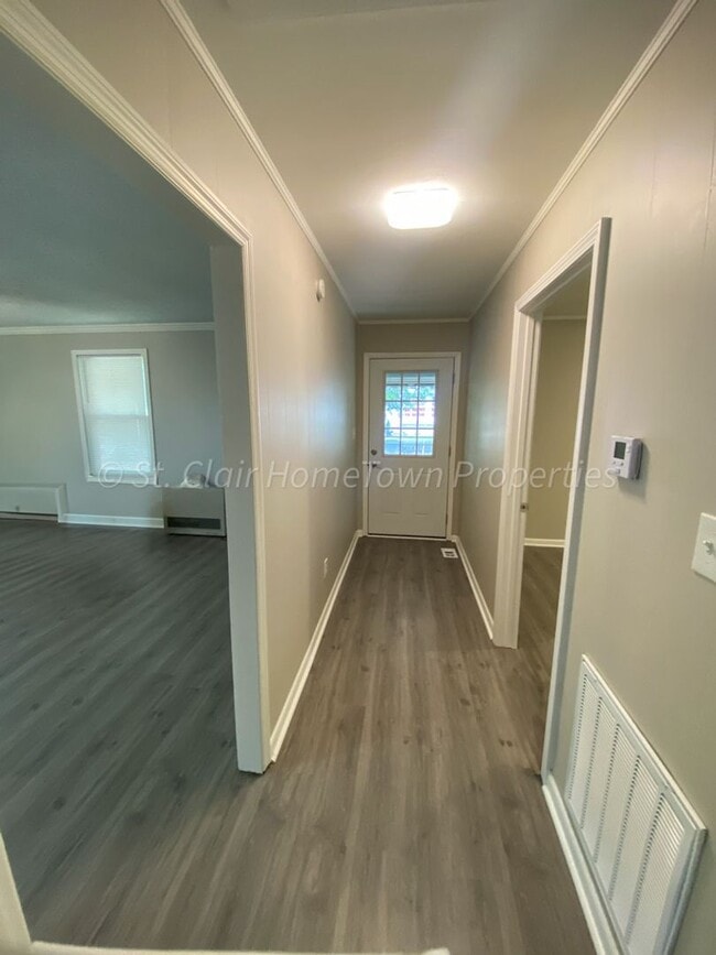 Building Photo - Charming Newly Remodeled 2-Bedroom Home fo...