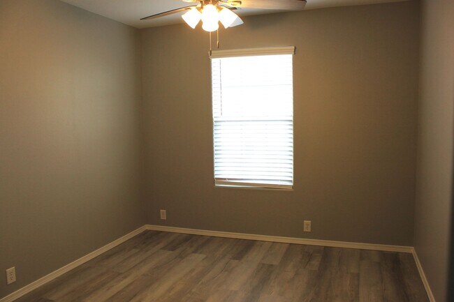 Building Photo - 7479 Countryside Grove