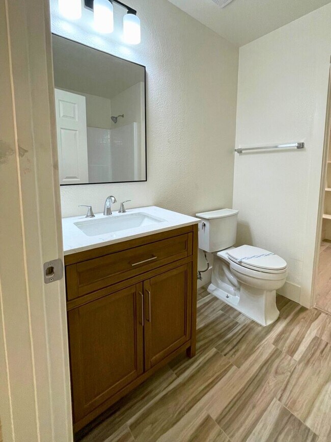 Building Photo - NEWLY RENOVATED 3BD/2BA SINGLE FAMILY HOME IN NORTH LAS VEGAS!
