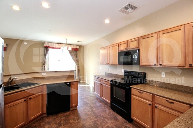 Building Photo - 1255 S Rialto