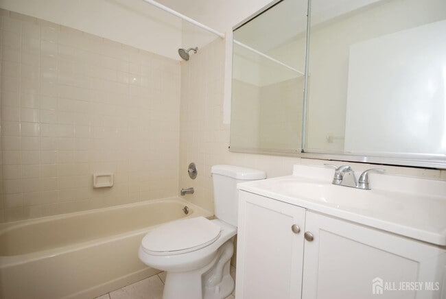 Building Photo - 1 Wellington Ct