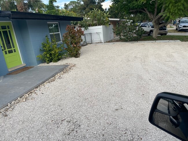 Building Photo - 2019 Bayshore Gardens Pkwy