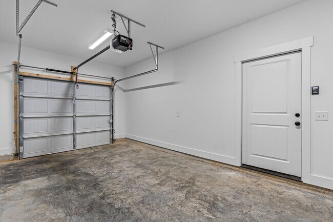 Building Photo - 1/2 OFF 1ST MONTH...BRAND NEW Townhome in Shelbyville...AVAILABLE NOW!