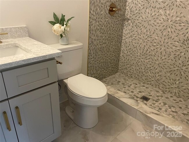 Building Photo - 5840 Charing Pl