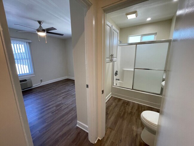 Building Photo - 512-514 N. Pacific Ave.