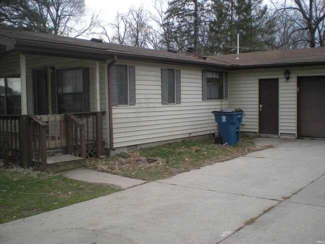 Building Photo - 12725 Clay St