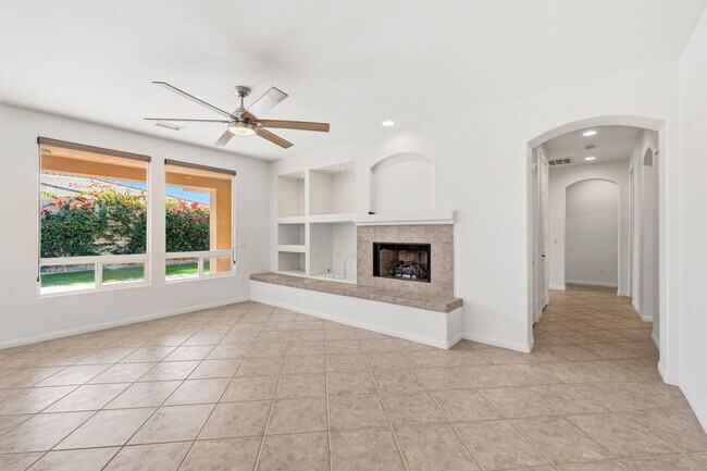 Building Photo - 196 Via San Lucia