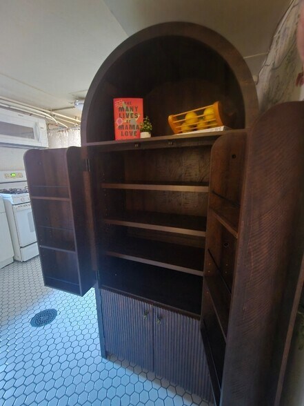 Building Photo - 753 Bellaire St