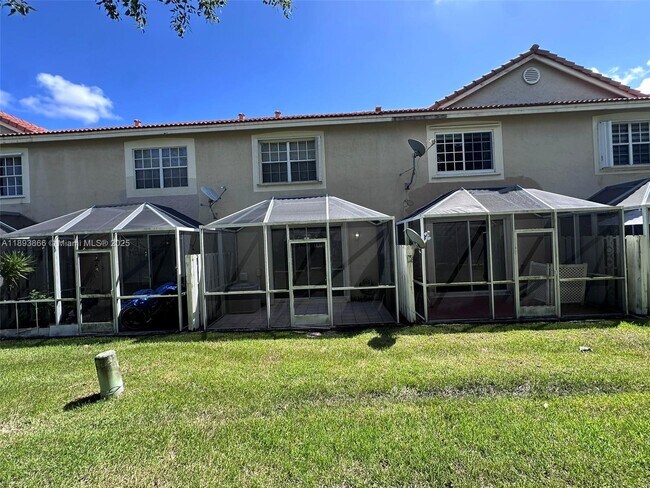 Building Photo - 1350 Sorrento Dr