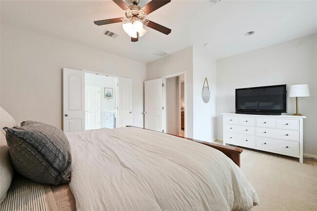 Building Photo - 130 Farm House Rd