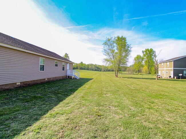 Building Photo - Great Location! 4 Bedroom Home Close to Downtown Pulaski
