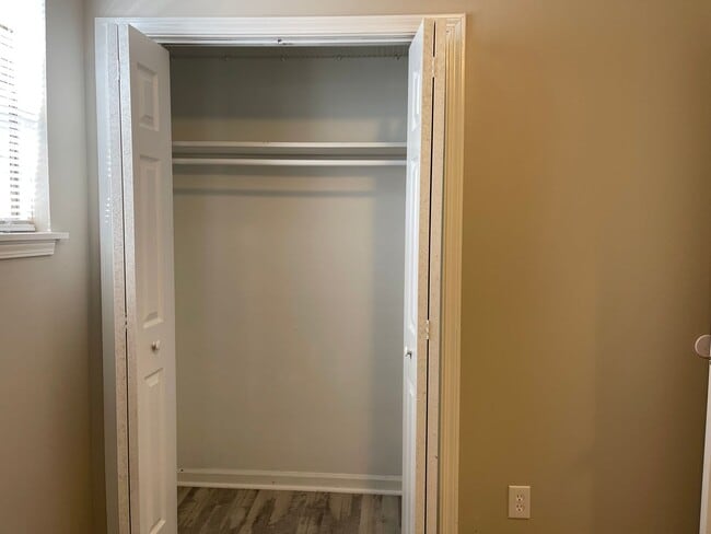 Building Photo - Newly Renovated Home in South Nash!