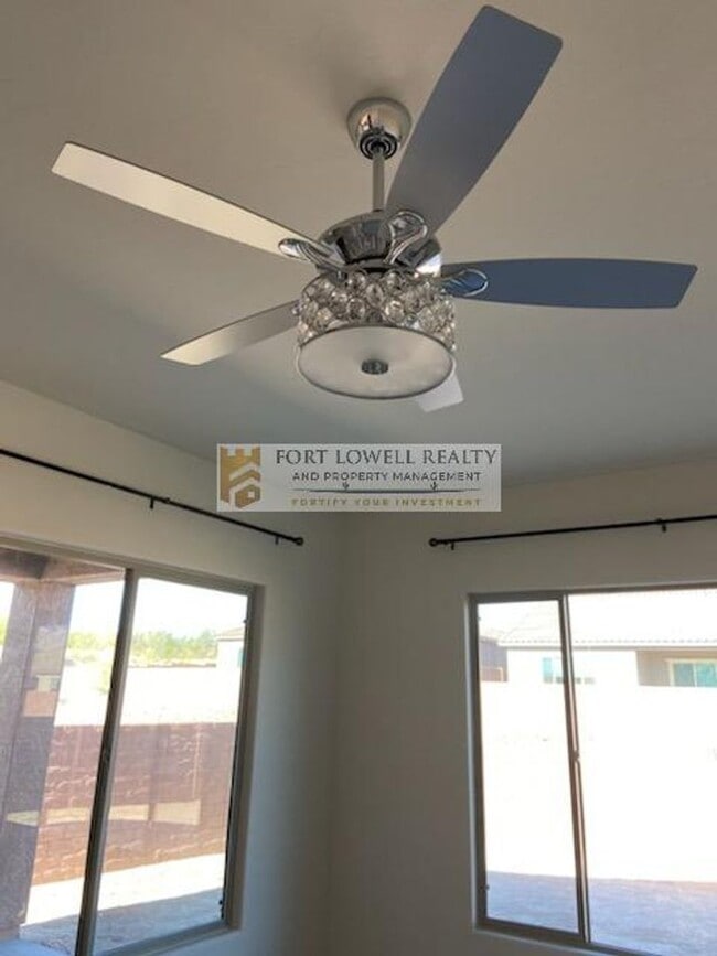 Building Photo - Luxury Living in Oro Valley $2600.