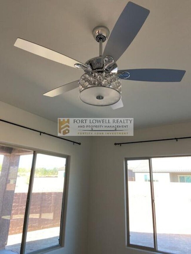 Building Photo - Luxury Living in Oro Valley $2750.