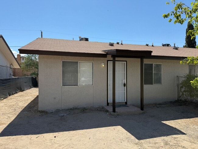 Building Photo - Socorro 2 Bedroom 1 Bath
