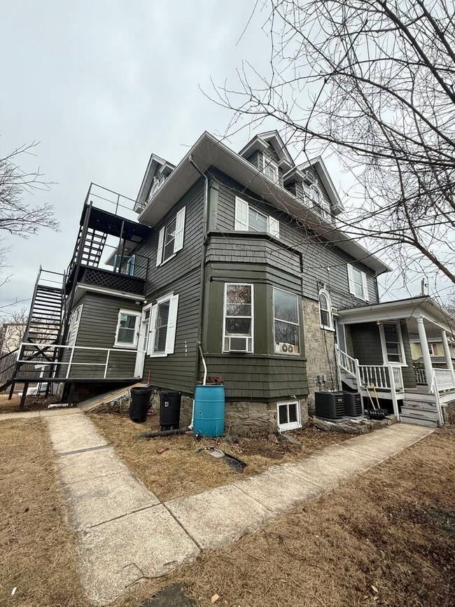 Building Photo - 236 W Ridley Ave